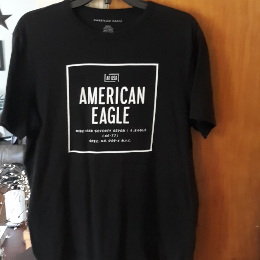 American Eagle  t-shirt